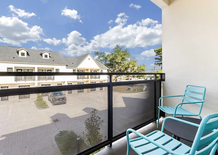 Brand New Kali Retreat - River Ranch - King - Wifi
